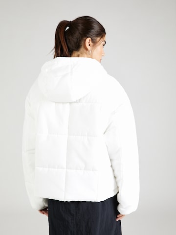 Nike Sportswear Zimní bunda – bílá