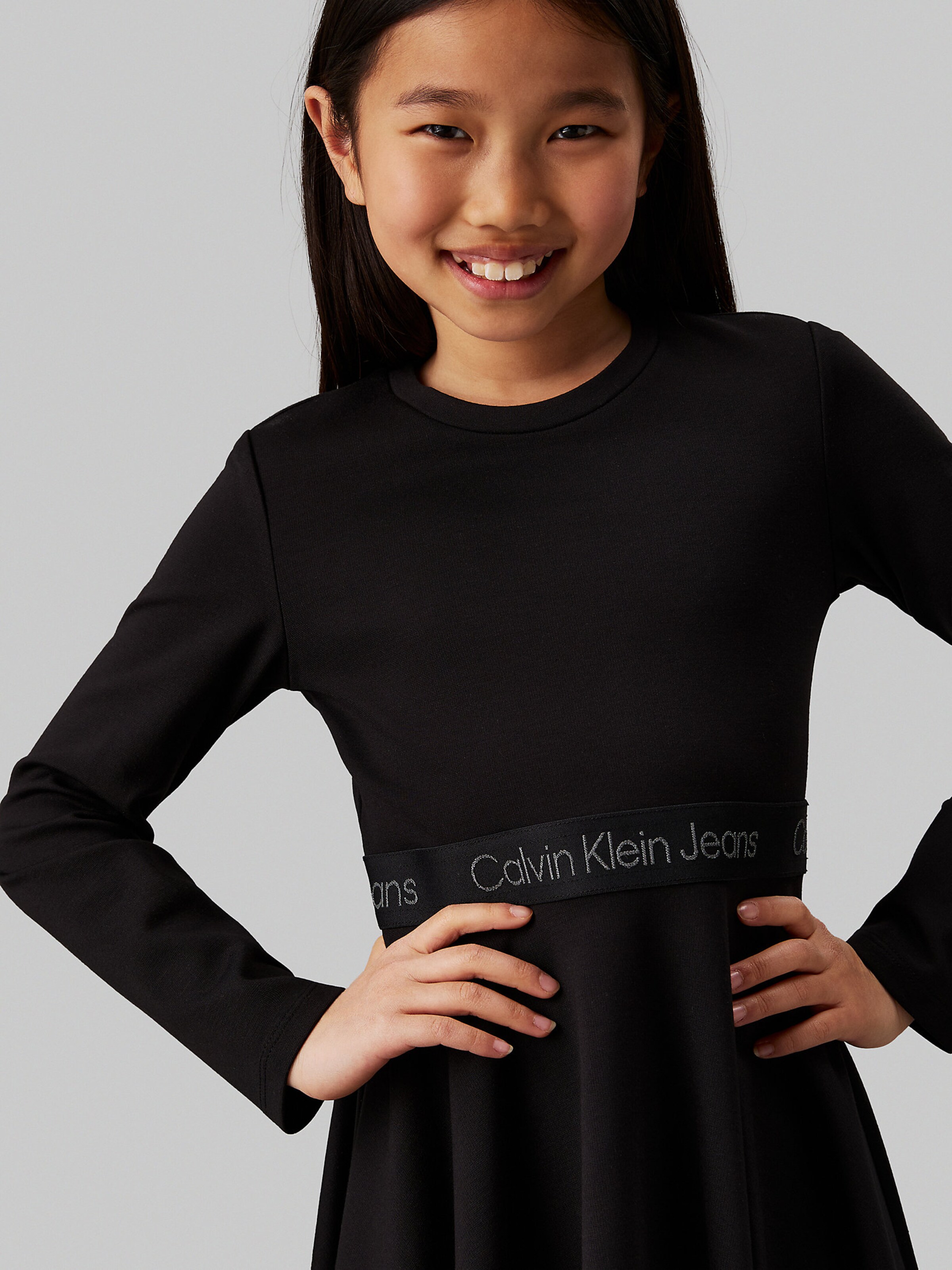 Robe Calvin Klein Jeans en Noir ABOUT YOU