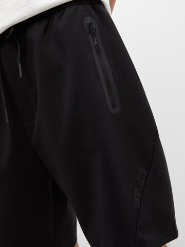 Pull&Bear Regular Trousers in Black