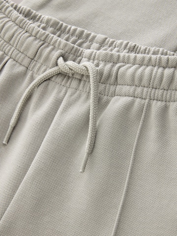 Set Next en gris