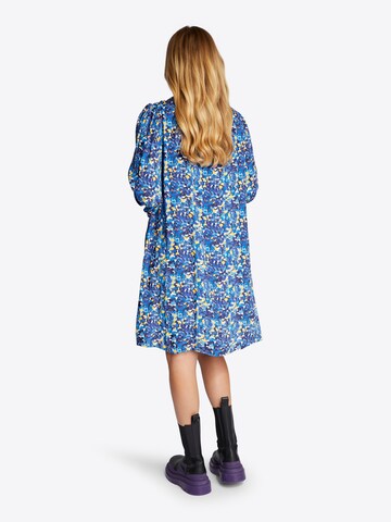 Robe Rich & Royal en bleu