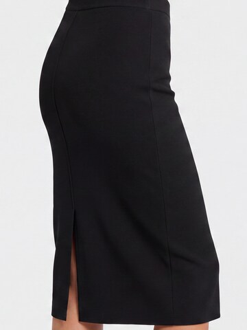APART Skirt in Black