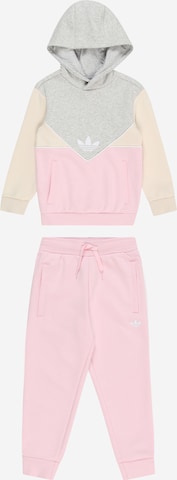 ADIDAS ORIGINALS - Fato de jogging 'Adicolor' em rosa: frente