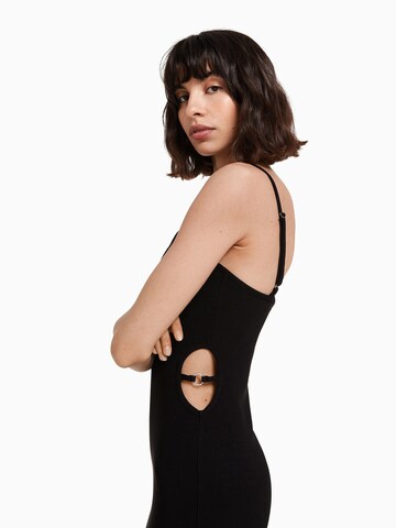 Rochie de la Bershka pe negru