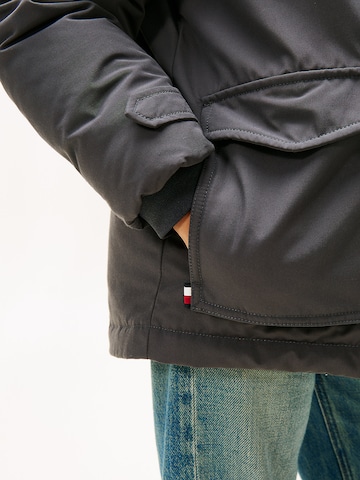 TOMMY HILFIGER Between-season jacket in Grey