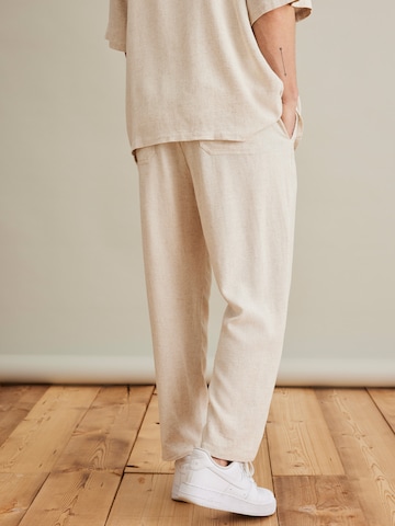 Effilé Pantalon 'John' DAN FOX APPAREL en beige