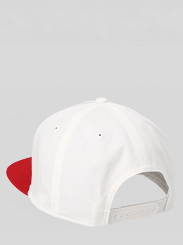 FC BAYERN MÜNCHEN Snapback Cap Essentials in Weiß