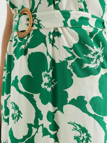 Rochie de la WE Fashion pe verde
