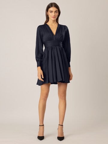 APART Cocktailkleid in Blau: Vorderseite