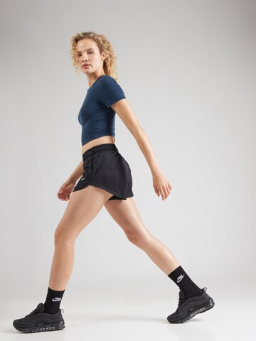 Tricou funcțional de la NIKE pe albastru
