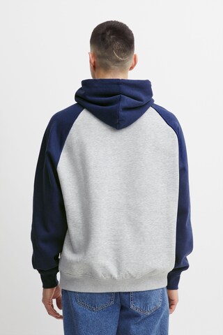 !Solid Sweatshirt 'Eldrid' in Blau