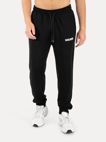 Smilodox Tapered Hose ' Denzo ' in Schwarz: Vorderseite