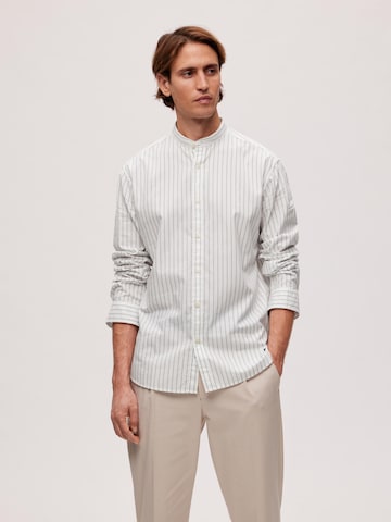 SELECTED HOMME Regular fit Button Up Shirt 'Regkam' in White: front