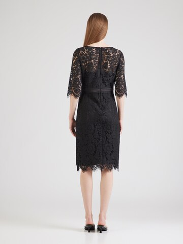 Rochie de cocktail de la APART pe negru
