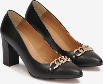 Kazar Pumps in Black