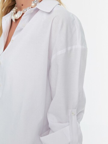 Trendyol Blouse in Wit