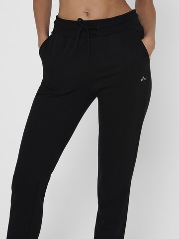 ONLY PLAY - Slimfit Pantalón deportivo 'Elina' en negro