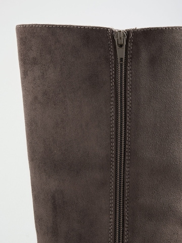 Lipsy Stiefel in Grau