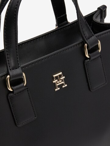 TOMMY HILFIGER Handtasche in Schwarz