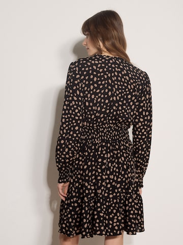 Robe ' ' Apricot en noir
