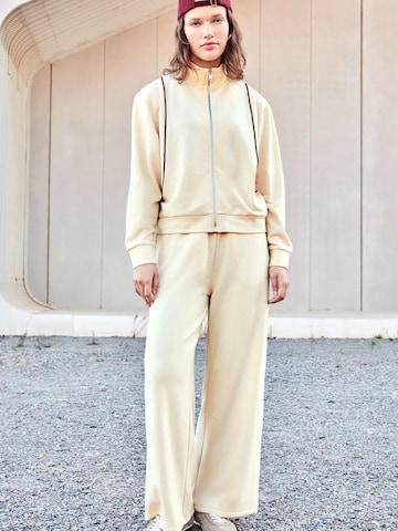Gisela Sweatjakke i beige: forside