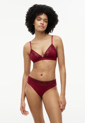 Tanga de la Tommy Hilfiger Underwear pe roșu: față