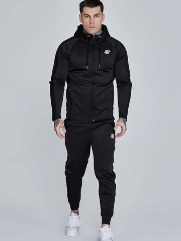 SikSilk Trainingspak in Zwart: voorkant