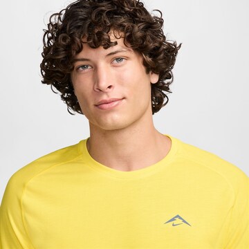 NIKE Performance Shirt 'Solar Chase' in Yellow
