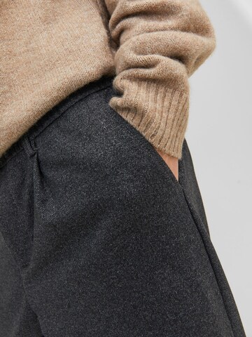 Regular Pantalon à pince 'KARL' JACK & JONES en gris