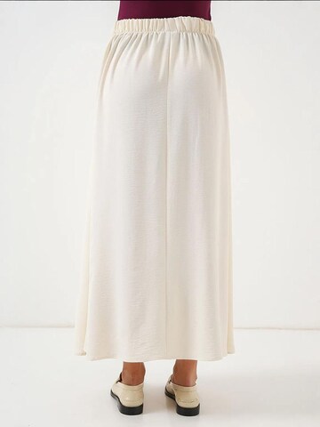 Bigdart Skirt in White