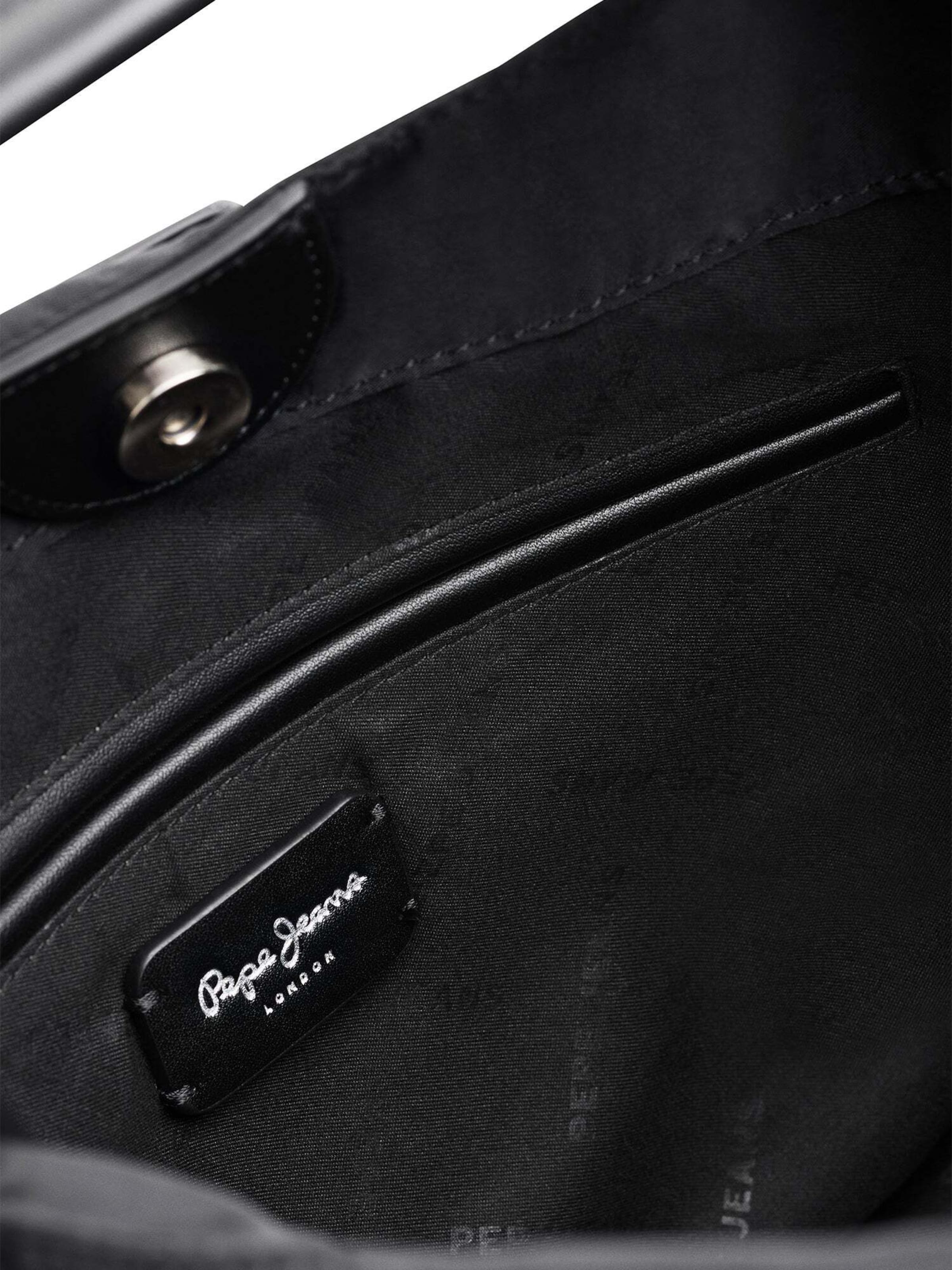 Pepe Jeans Handtasche 'Jett Wander' in Schwarz