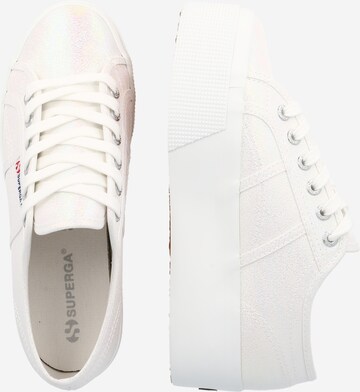 SUPERGA Låg sneaker 'Lame' i vit