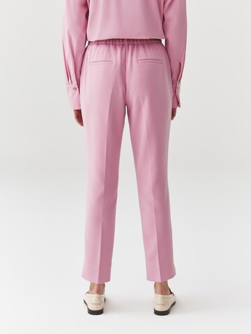 regular Pantaloni con piega frontale 'Rimi' di TATUUM in rosa