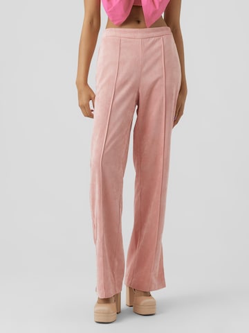 Vero Moda Collab - Pierna ancha Pantalón 'Kae' en rosa: frente