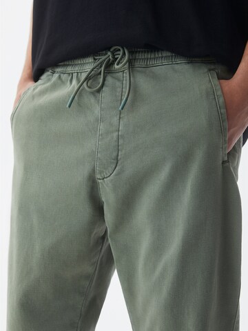 Pull&Bear Дънки Tapered Leg Панталон в зелено