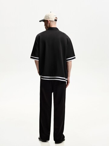 Bershka Loose fit Trousers in Black