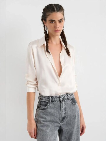 Chemisier Hiccup en beige : devant