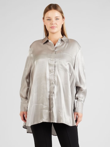 Camicia da donna 'SOLA' di PIECES Curve in argento: frontale