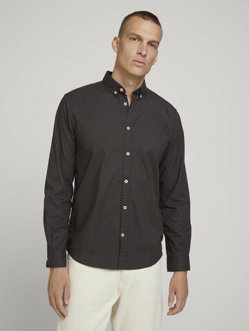 Coupe regular Chemise TOM TAILOR en noir : devant