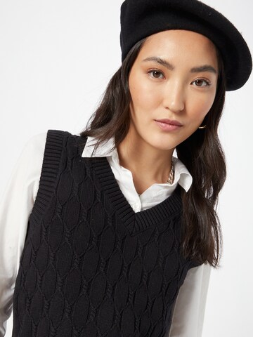 Monki Pullover in Schwarz