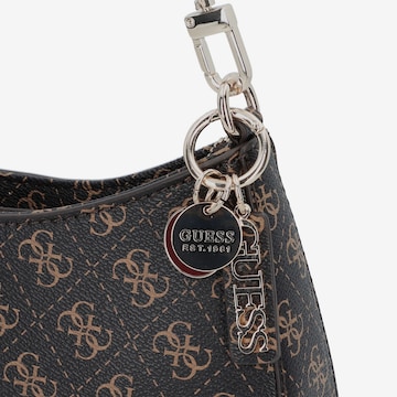 GUESS Schultertasche 'Noelle' in Braun