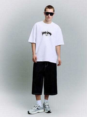 T-Shirt Bershka en blanc