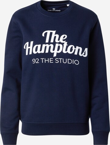 92 The Studio Sweatshirt 'The Hamptons' in Blauw: voorkant
