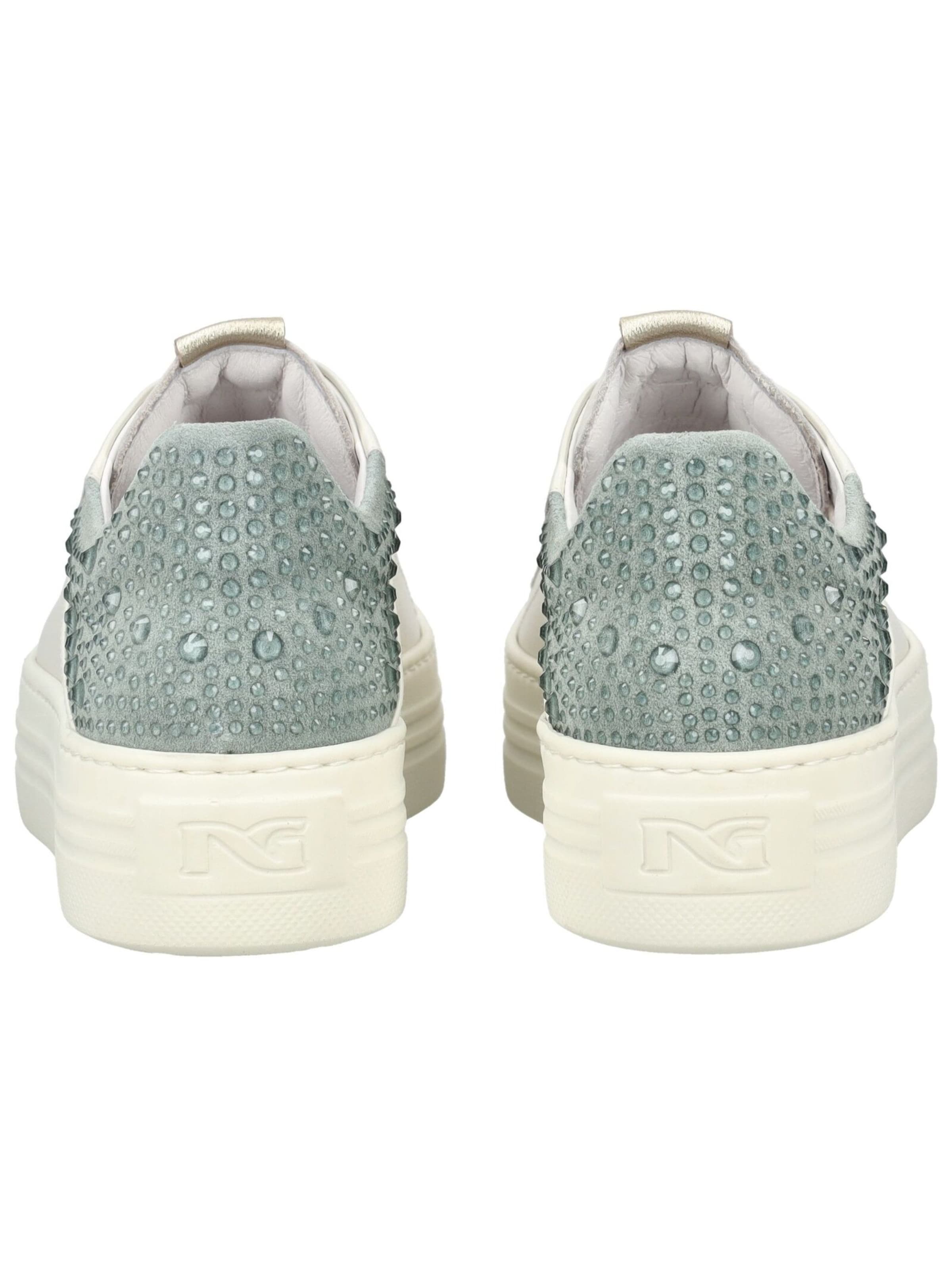 Baskets basses Nero Giardini en blanc