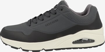 SKECHERS Sneaker in Grau