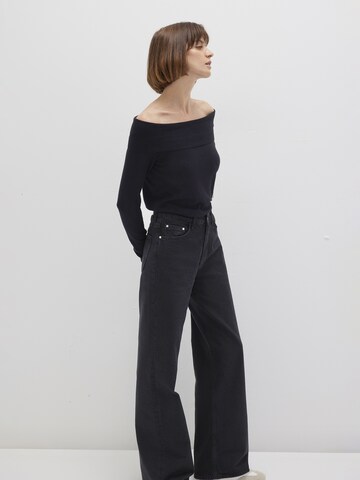 Mavi Sweater in Black