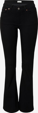 Gina Tricot Flared Jeans in Black: front