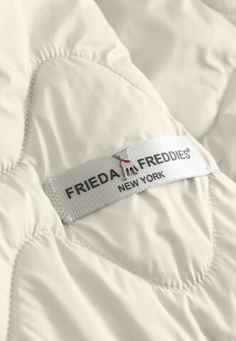 Frieda & Freddies Winter Jacket in White