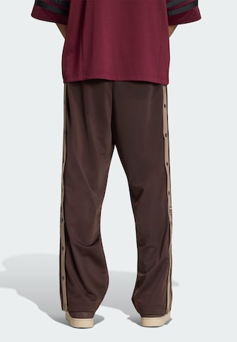Loosefit Pantaloni 'Adibreak' di ADIDAS ORIGINALS in marrone