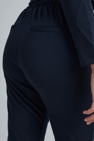 b.young Tapered Bandplooibroek 'Rizetta' in Blauw
